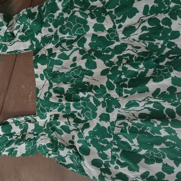 Haley & Co., Medium, Green & White Top - Picture 2 of 3